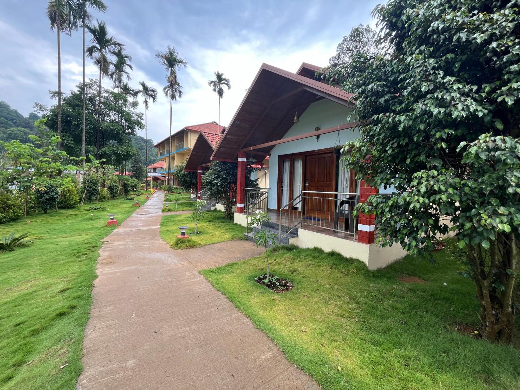 Hill Crest Resort - Coorg Madikeri Exterior photo